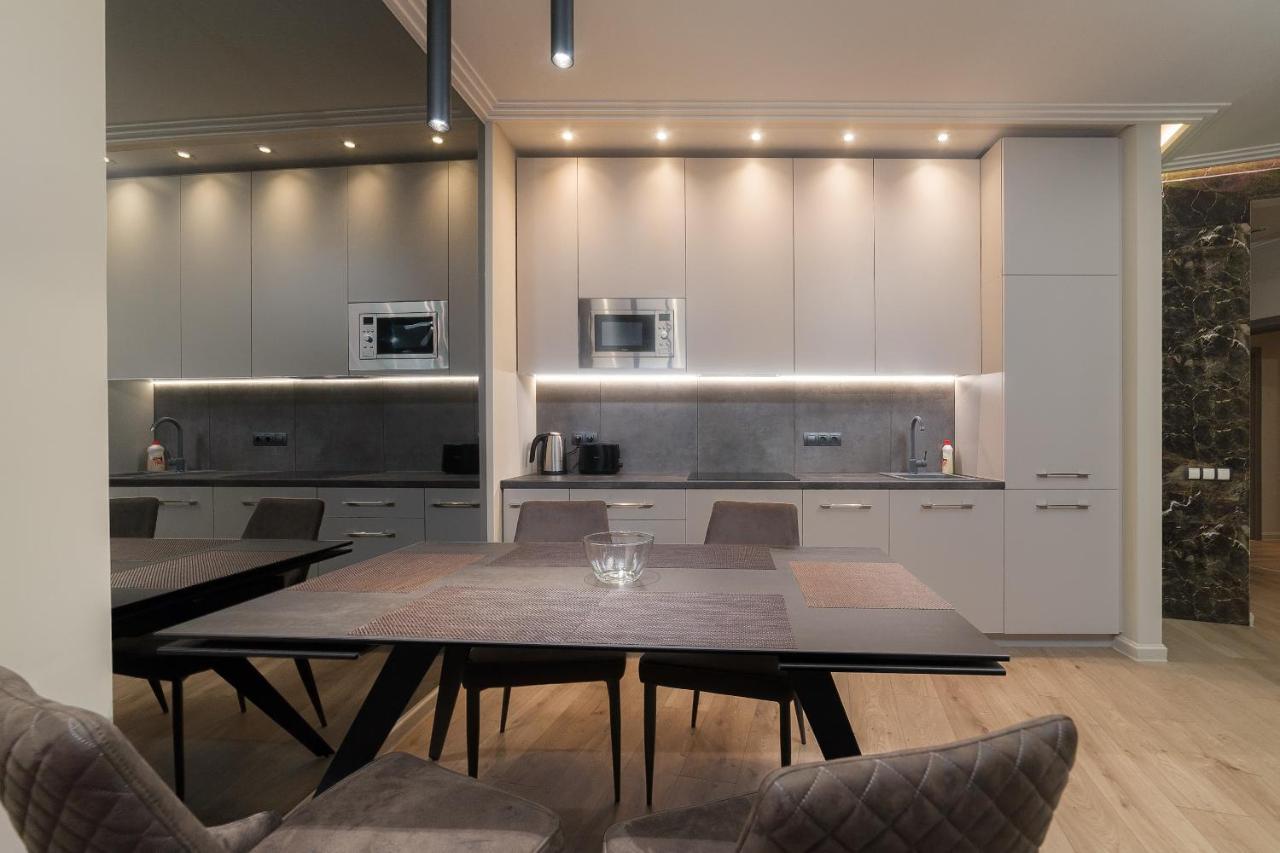 Wowell Apartments Odessa Esterno foto
