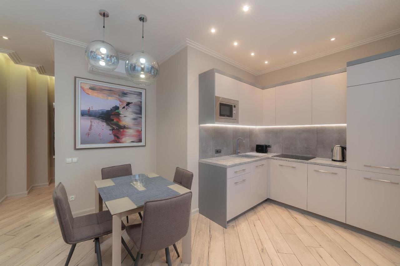 Wowell Apartments Odessa Esterno foto