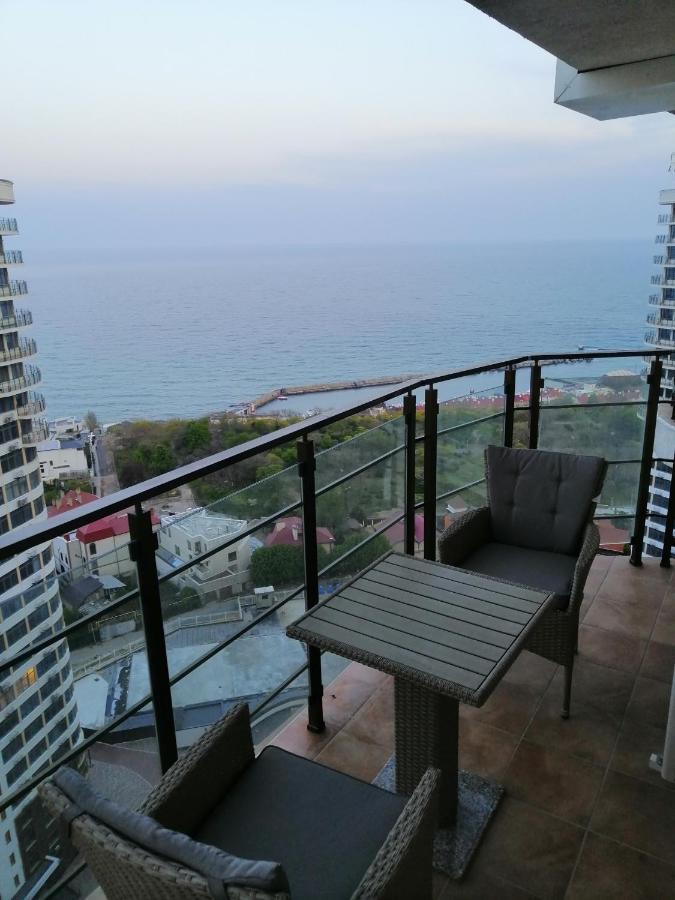 Wowell Apartments Odessa Esterno foto